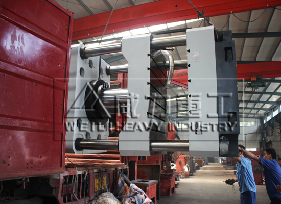 三梁四柱液壓機裝（zhuāng）車發（fā）貨