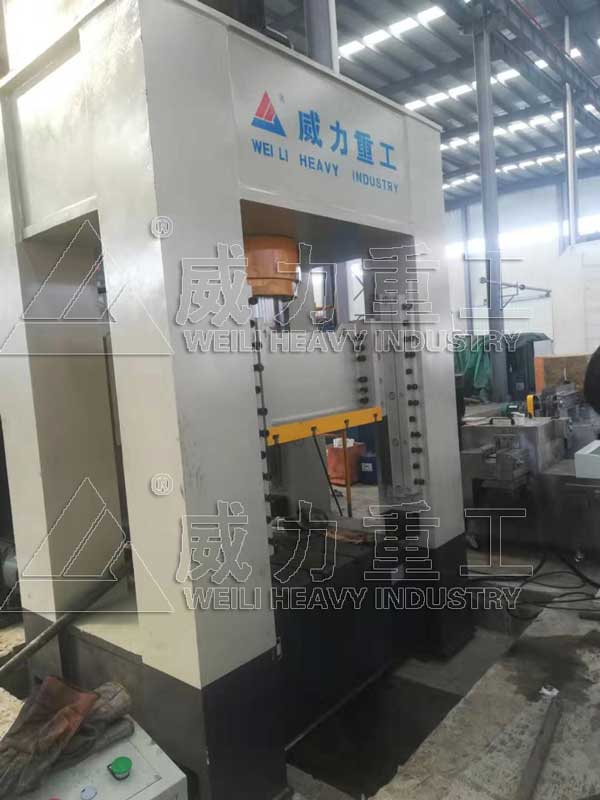 萬向節軸承（chéng）座熱壓成型液壓機