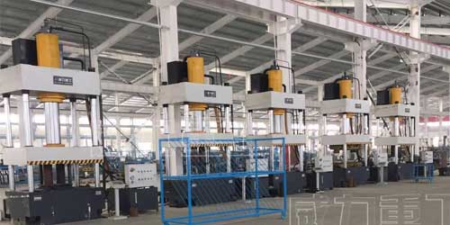 液（yè）壓機生產車間