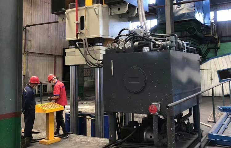 石墨碳素坩堝液壓機,雙（shuāng）工（gōng）位坩堝成型液壓機
